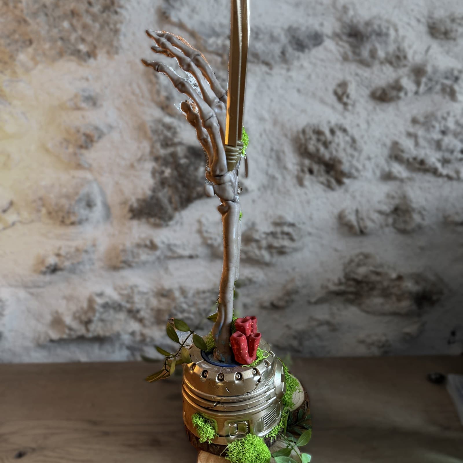 Le squelette qui sort les couteaux — autre vue